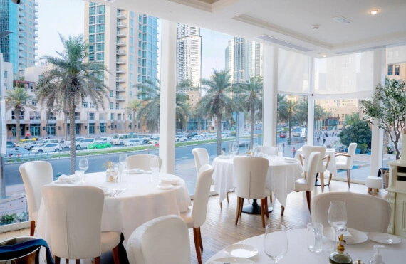 Restaurants nearby Vida Residence Downtown